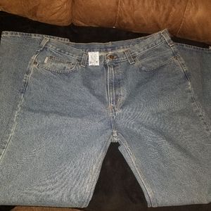 NWOT. Men's Relaxed fit  Carhartt jeans